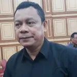 DPRD Sultra Ingatkan Gubernur Hati-hati Soal Mutasi Jabatan Ketua komisi I Dewan Perwakilan Rakyat Daerah (DPRD) Sulawesi Tenggara (Sultra) LM Taufan Alam