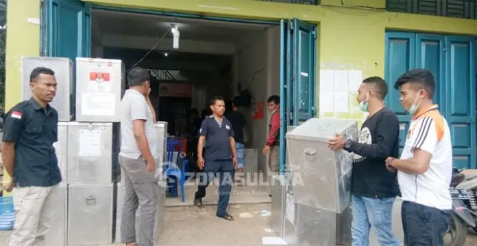 Distribusi Logistik Pilgub Sultra oleh KPUD Busel Selesai