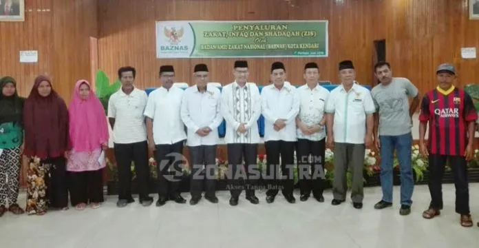 penerima zaka Baznas Kendari Salurkan ZIS untuk 606 Penerima