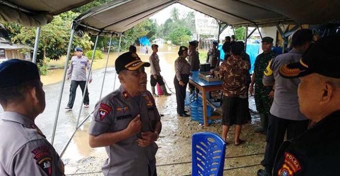 Polda Sultra Dirikan Tenda Darurat Banjir di Wanggu