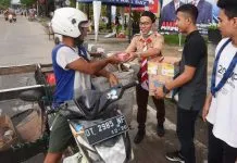 Gerakan Pramuka UHO Berbagi Takjil untuk Anak Jalanan Gerakan Pramuka UHO Berbagi Takjil untuk Anak Jalanan