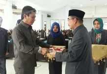 Bupati Butur Serahkan Tiga Buah Raperda ke DPRD Bupati Butur Serahkan Tiga Buah Raperda ke DPRD
