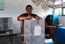 Memilih di TPS 4 Batalaiworu, Rusman Emba: Tetap Perjuangkan Usungan PDIP Memilih di TPS 4 Batalaiworu, Rusman Emba: Tetap Perjuangkan Usungan PDIP