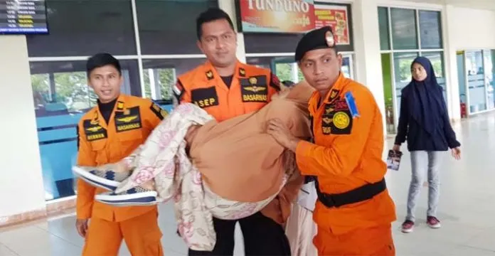 Penumpang Pesawat Lion Air Pingsan Saat Tiba di Bandara Haluoleo