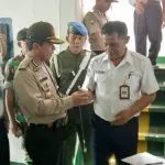 Mudik, Sejumlah ABK Kapal dan Sopir Angkot di Muna Ikut Tes Urine Mudik, Sejumlah ABK Kapal dan Sopir Angkot di Muna Ikut Tes Urine