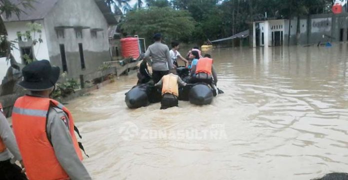 Hujan dan Banjir, Warga Wanggu Diberi Kemudahan Memilih di TPS Emergency