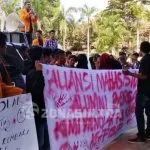 Alumni dan Mahasiswa Kembali Tolak Fakultas Administrasi Kembali ke FISIP Alumni dan Mahasiswa Kembali Tolak Fakultas Administrasi Kembali ke FISIP