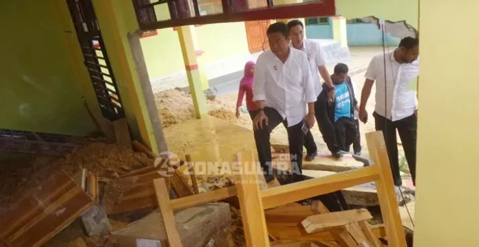 Gedung Sekolah Terkena Longsor Tak Layak Digunakan