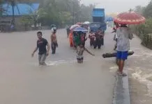 Banjir di Mubar, 20 Rumah Terendam dan Jalan Lingkar Lumpuh Total Banjir di Mubar, 20 Rumah Terendam dan Jalan Lingkar Lumpuh Total