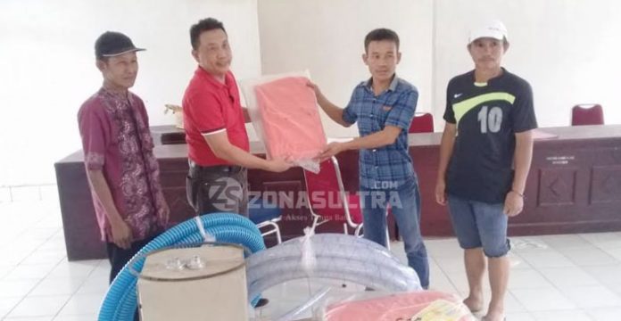 Petani Sagu di Konawe Terima Bantuan Alat Pertanian