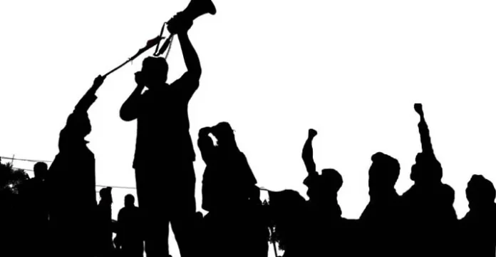 Buntut Mutasi di Pemprov Sultra, Teguh Setyabudi Didemo Mahasiswa