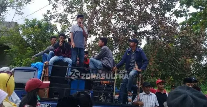 demo muna1 Tolak Pabrik Tebu, Ratusan Masyarakat Wadaga Datangi Gedung DPRD Mubar