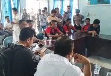 Proyek Pengerukan Alur Masuk Kapal Nelayan di Wakatobi Dipersoalkan Proyek Pengerukan Alur Masuk Kapal Nelayan di Wakatobi Dipersoalkan