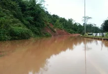 Tertutupi Longsor, Jalan Poros Wanggudu Konut Tergenang Air Tertutupi Longsor, Jalan Poros Wanggudu Konut Tergenang Air