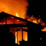 Dua Rumah di Pulau Wangi-Wangi Ludes Dilalap Api Dua Rumah di Pulau Wangi-Wangi Ludes Dilalap Api