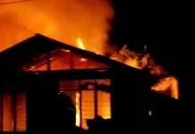 Dua Rumah di Pulau Wangi-Wangi Ludes Dilalap Api Dua Rumah di Pulau Wangi-Wangi Ludes Dilalap Api