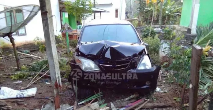 Sopir Mengantuk, Mobil di Kolut Tabrak Rumah Warga