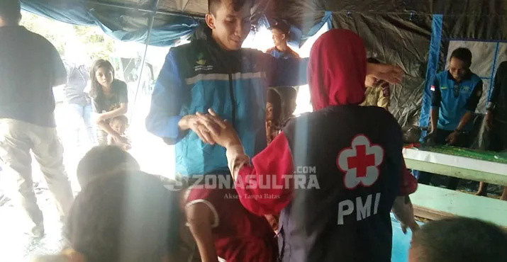 Kisah Relawan Banjir Wanggu, Berikan Motivasi ke Anak-Anak Hingga Jadi Keluarga Baru