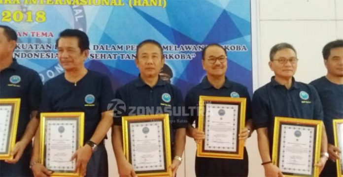 Pemda Konsel Dapat Penghargaan dari BNNP Sultra