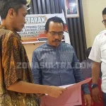 Berkas Caleg PAN Sultra Diteken ADP di Sel KPK Berkas Caleg PAN Sultra Diteken ADP di Sel KPK