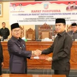 DPRD Konsel Gelar Paripurna Penetapan Raperda, Ini Tanggapan Fraksi DPRD Konsel Gelar Paripurna Penetapan Raperda, Ini Tanggapan Fraksi
