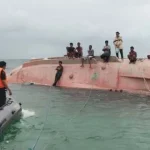Nelayan Wakatobi Temukan Kapal Terbalik di Perairan Kaledupa Nelayan Wakatobi Temukan Kapal Terbalik di Perairan Kaledupa