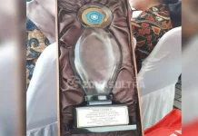 Desa Komala Wakatobi Juara Pakarti III Lomba Pelaksana LBS Desa Komala Wakatobi Juara Pakarti III Lomba Pelaksana LBS