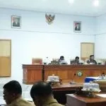 Pembahasan Raperda APBD 2017 di DPRD Bombana Akhirnya Tuntas Pembahasan Raperda APBD 2017 di DPRD Bombana Akhirnya Tuntas