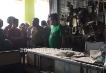 Toko Service Handphone di Mall Mandonga Ludes Terbakar Toko Service Handphone di Mall Mandonga Ludes Terbakar