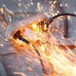 Tersengat Listrik Alat Tangkap Ikan, Pemuda Asal Palangga Tewas di Ranomeeto ilustrasi tersengat listrik