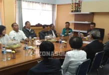 Plt Wali Kota Kendari Lepas Peserta Pesparawi ke Pontianak Plt Wali Kota Kendari Lepas Peserta Pesparawi ke Pontianak