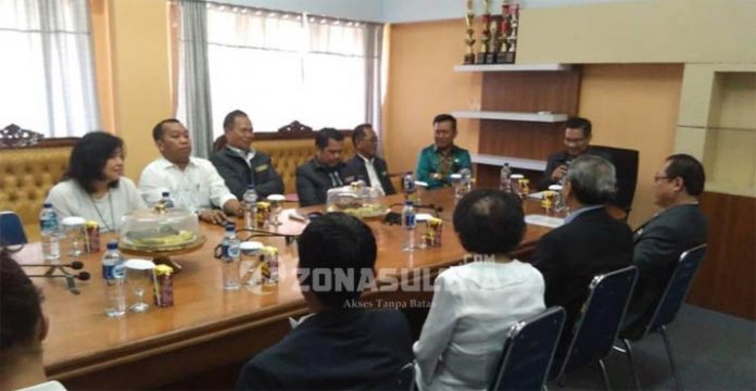 Plt Wali Kota Kendari Lepas Peserta Pesparawi ke Pontianak