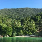 Indahnya Pesisir Baho, Air Terjun yang Langsung Jatuh ke Laut Indahnya Pesisir Baho, Air Terjun yang Langsung Jatuh ke Laut