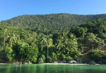 Indahnya Pesisir Baho, Air Terjun yang Langsung Jatuh ke Laut Indahnya Pesisir Baho, Air Terjun yang Langsung Jatuh ke Laut