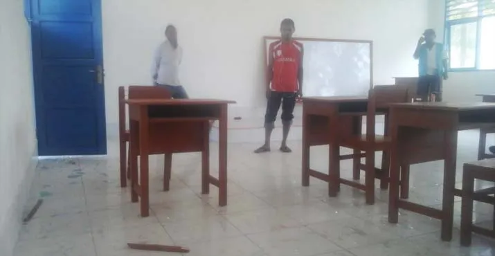 SMAN KKP di Pulau Runduma Dirusak Warga