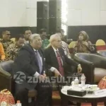 Kala AMAN Pamer Kemesraan di Pleno Penetapan Gubernur dan Wakil Gubernur Sultra Kala AMAN Pamer Kemesraan di Pleno Penetapan Gubernur dan Wakil Gubernur Sultra