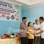 ANTAM UBPN Sultra Salurkan Dana PK Tahap Pertama Senilai Rp3,8 Miliar ANTAM UBPN Sultra Salurkan Dana PK Tahap Pertama Senilai Rp3,8 Miliar