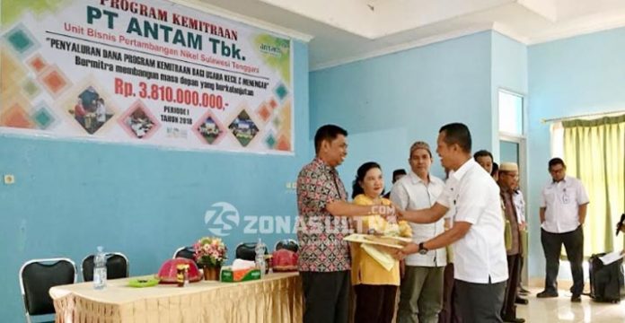 ANTAM UBPN Sultra Salurkan Dana PK Tahap Pertama Senilai Rp3,8 Miliar