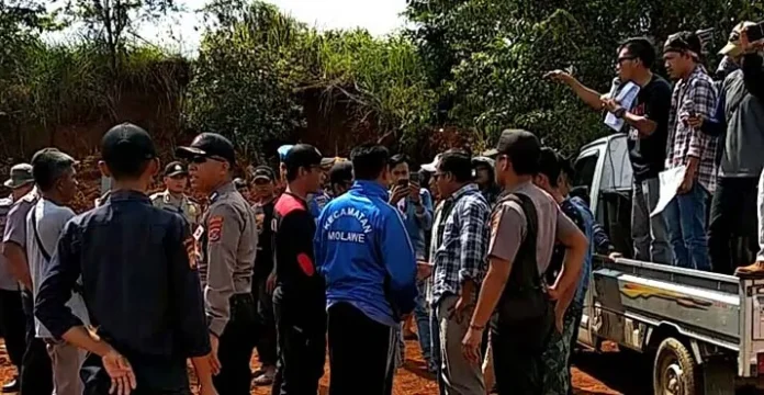 demo_ampertam PT Sriwijaya Diminta Segera Berhenti Beraktivitas di Konut