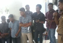 Lira Demo Dinas ESDM Soal Pelanggaran Izin Tambang di Konsel Lira Demo Dinas ESDM Soal Pelanggaran Izin Tambang di Konsel