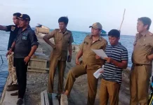 DKP Konut Periksa Fisik Bagan Apung Nelayan DKP Konut Periksa Fisik Bagan Apung Nelayan