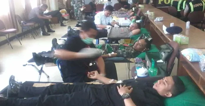 donor_tni TNI dan Polisi Kompak Ikut Donor Darah