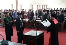 Ganti Mukmin Naini, Abdul Rajab Resmi Pimpin DPRD Muna Ganti Mukmin Naini, Abdul Rajab Resmi Pimpin DPRD Muna