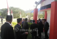 Upacara 73 Tahun RI di Kolut, Tamu Undangan Tak Kebagian Kursi Upacara 73 Tahun RI di Kolut, Tamu Undangan Tak Kebagian Kursi