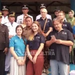 Lima Warga Jerman Terkesima Saksikan Upacara HUT RI di Konawe Lima Warga Jerman Terkesima Saksikan Upacara HUT RI di Konawe