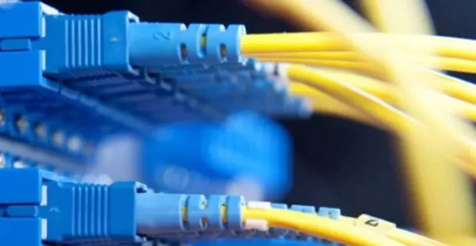 Ilustrasi Kabel Fiber Optik