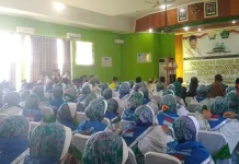 Lepas JCH Sultra, Pj Gubernur Ingatkan Jaga Kesehatan Lepas JCH Sultra, Pj Gubernur Ingatkan Jaga Kesehatan