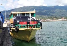 Syahbandar Bombana Izinkan Kapal Kayu Tujuan Kabaena Muat Mobil Syahbandar Bombana Izinkan Kapal Kayu Tujuan Kabaena Muat Mobil