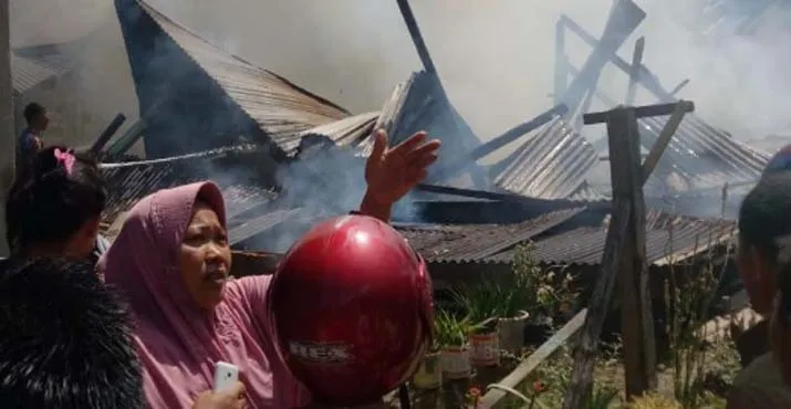 Pemadam Telat, Satu Rumah di Konawe Ludes Terbakar