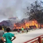Dua Rumah di Busel Terbakar, Diduga Ulah Orang Gila? Dua Rumah di Busel Terbakar, Diduga Ulah Orang Gila?